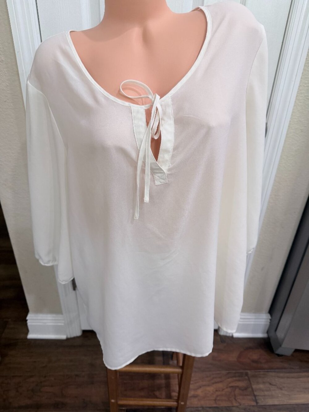 Old Navy XXL White Tie Neck Keyhole Blouse 3/4 Sleeve Relaxed